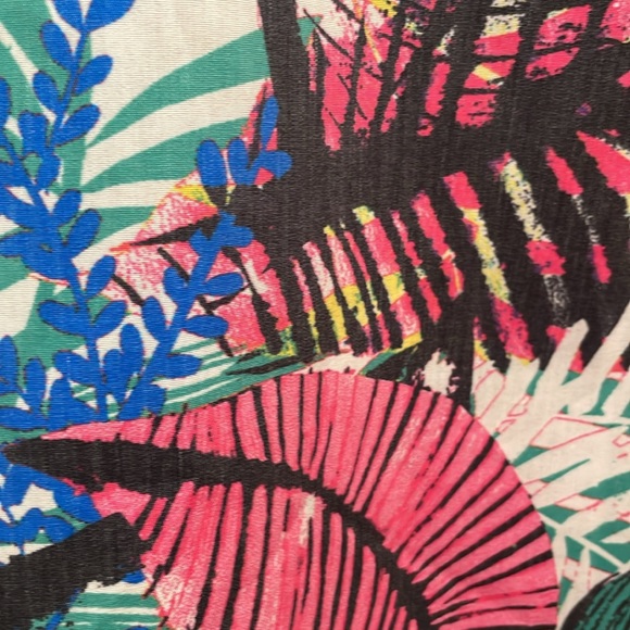 Flying tomato, large, women’s ruffle sleeve lightweight shirt. Safari print. - Picture 8 of 11